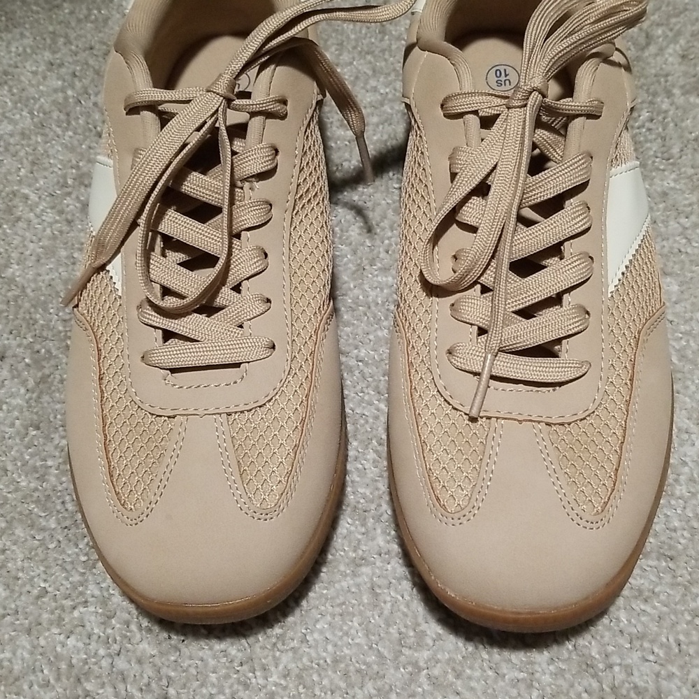 NWOT. Tan and White Sneakers Size 10 - Picture 2 of 5